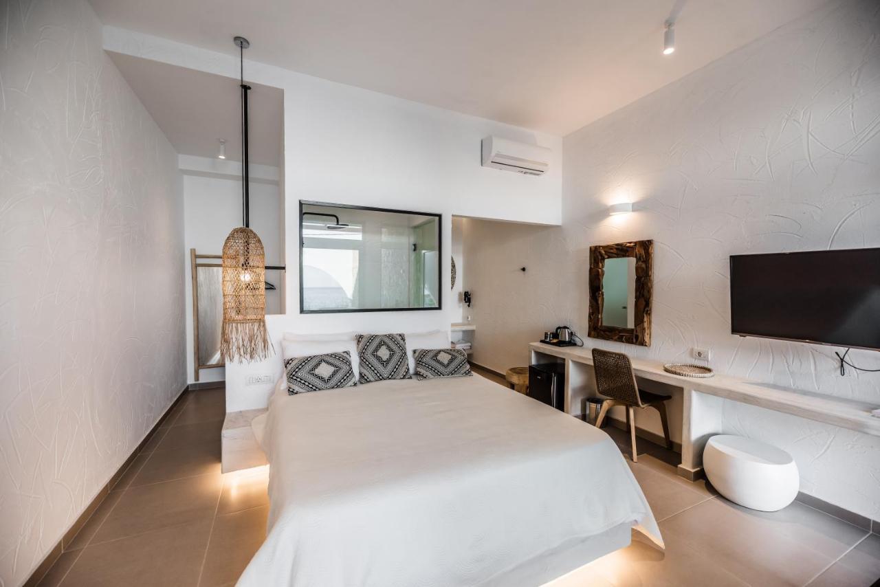 Delfini & Hotel Archangelos (Rhodes)