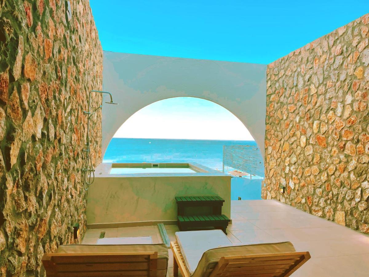 Delfini Hotel&suites 3*